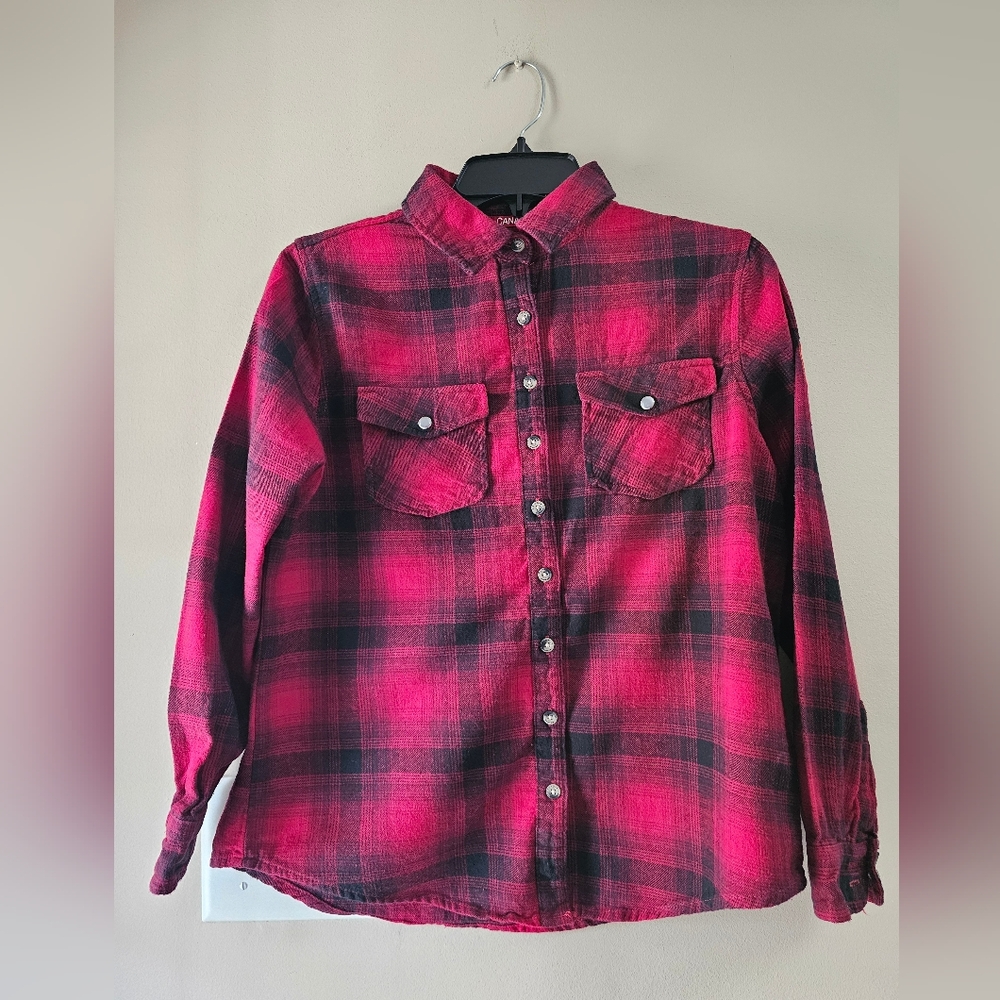 Canada Weathergear Red & Black Plaid Flannel Button Down - Women's M